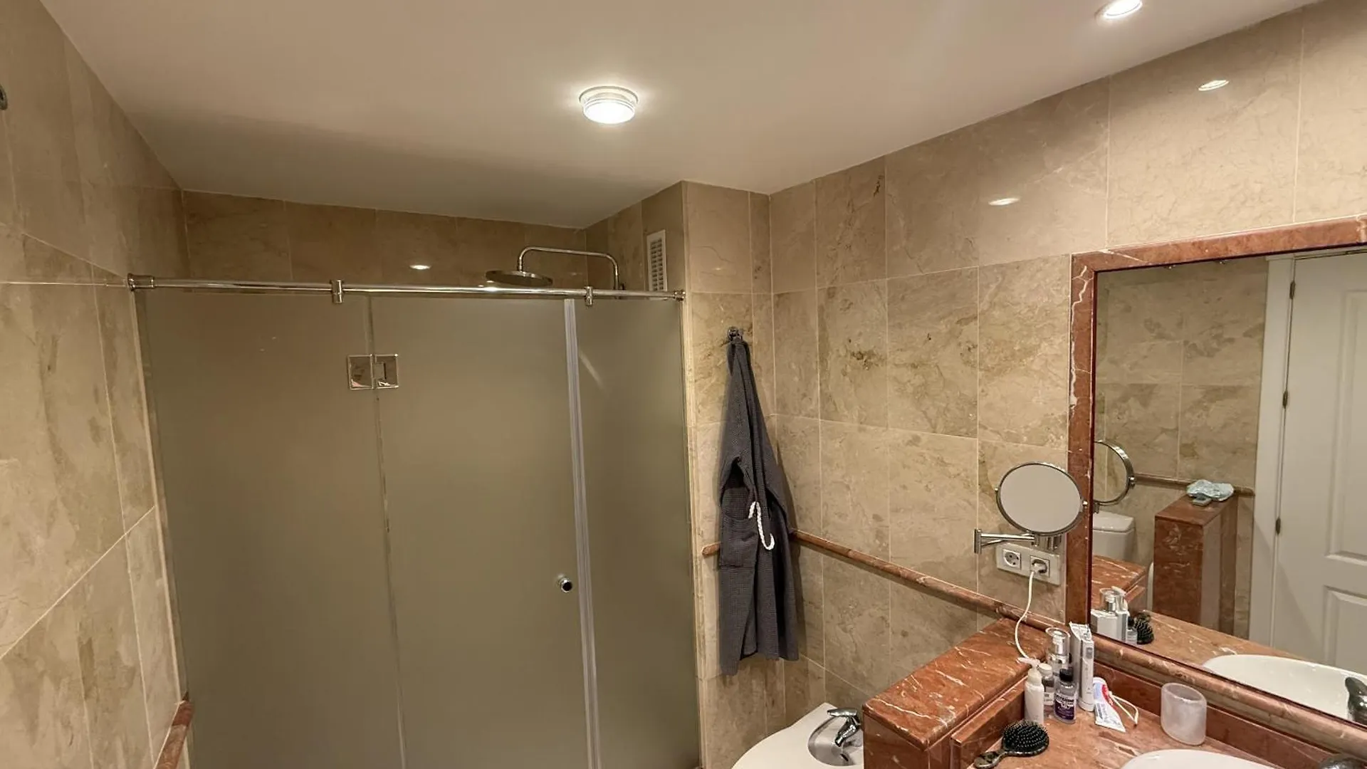 Modern 2 Bedroom Apartment - Hacienda Del Sol Estepona