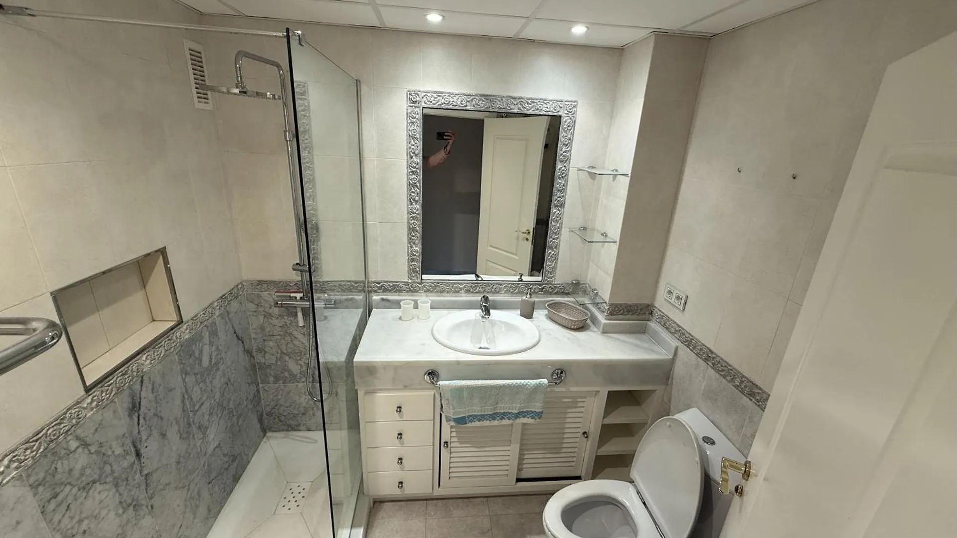 Modern 2 Bedroom Apartment - Hacienda Del Sol Estepona 0*,