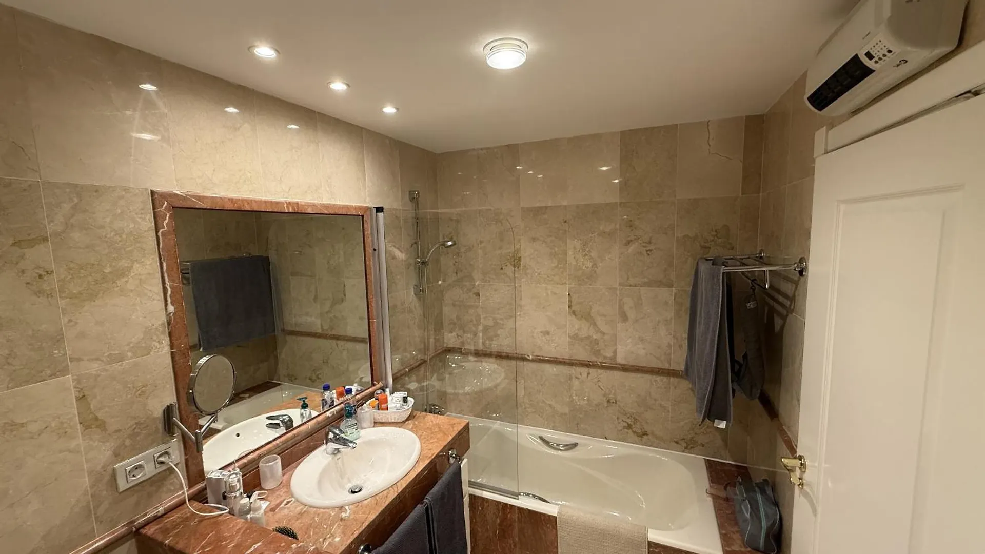 Modern 2 Bedroom Apartment - Hacienda Del Sol Estepona